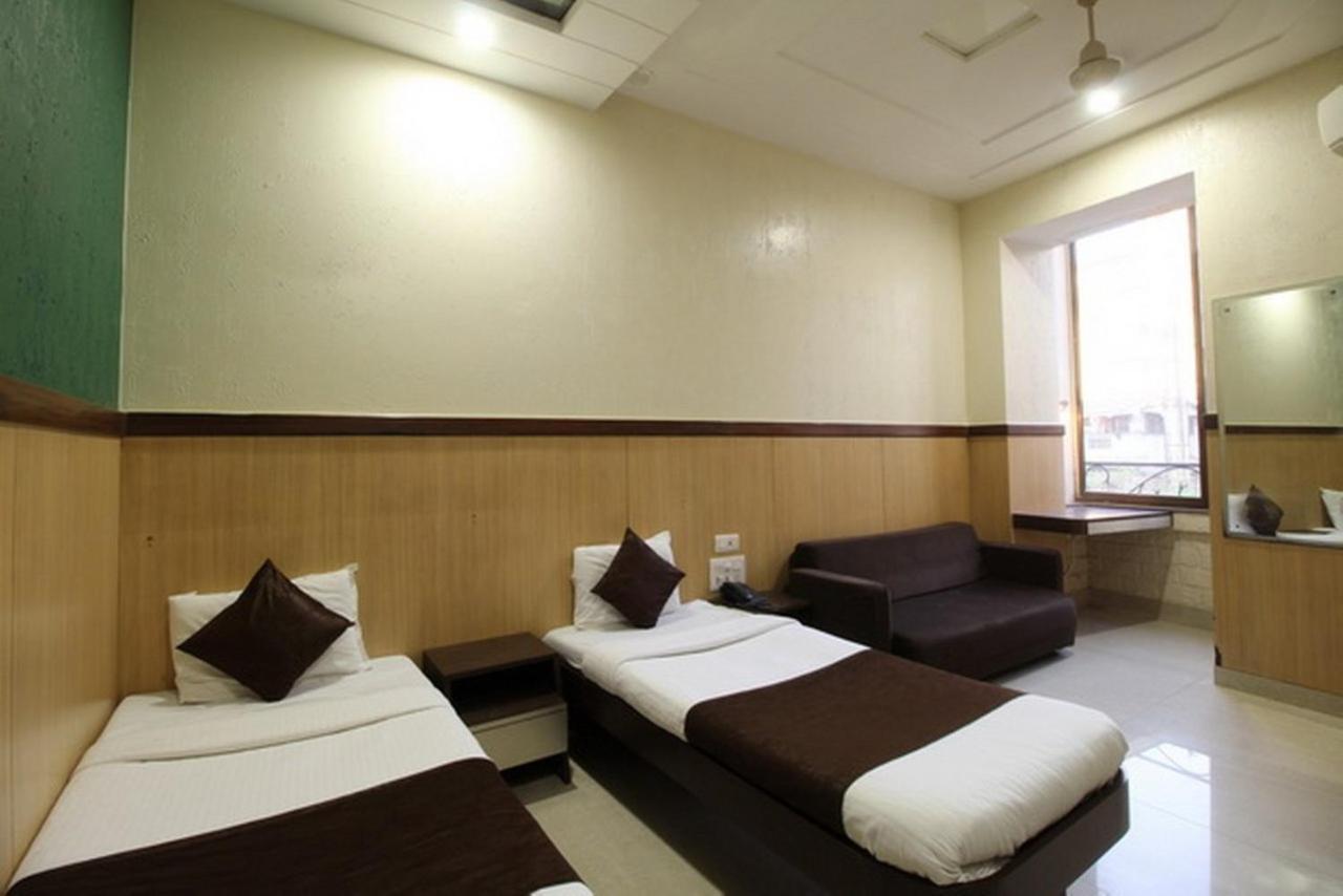 Hotel Ripon Palace Мумбаи Экстерьер фото